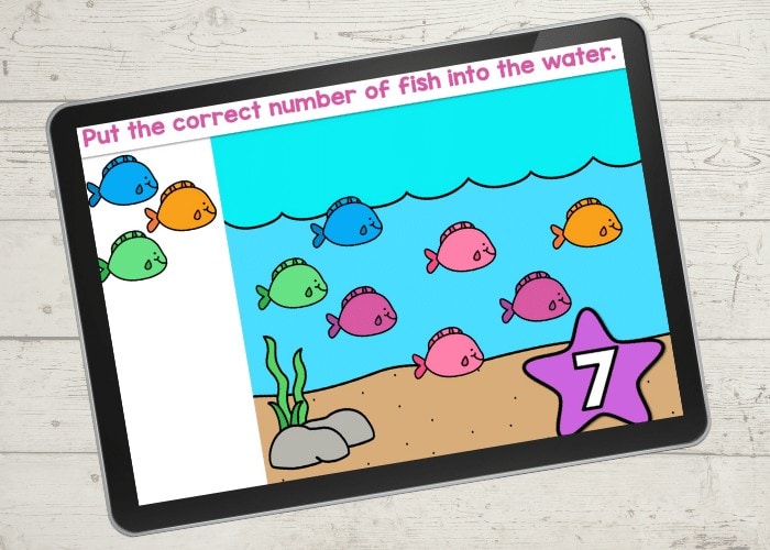 Fish counting activity for Google Slides and Seesaw. Kindergarteners and preschoolers will love counting with these adorable fish! Make an array with the fish in the ocean! Free digital activity.